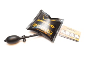 WINBAG PODUSZKA POWIETRZNA Z POMPKĄ DO 135KG