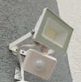 SCHMITH NAŚWIETLACZ HALOGEN LED Z CZUJNIKIEM RUCHU 20W