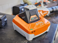STIHL ŁADOWARKA SZYBKA DO AKUMULATORÓW AK AP AR AL 301
